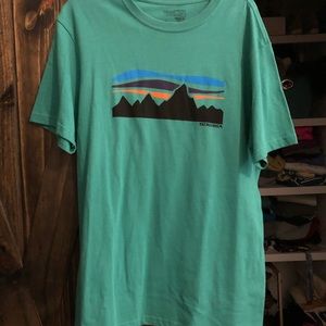 Men’s Patagonia t shirt